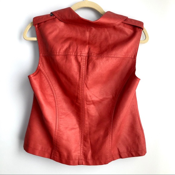 Red Vest - Picture 7 of 8